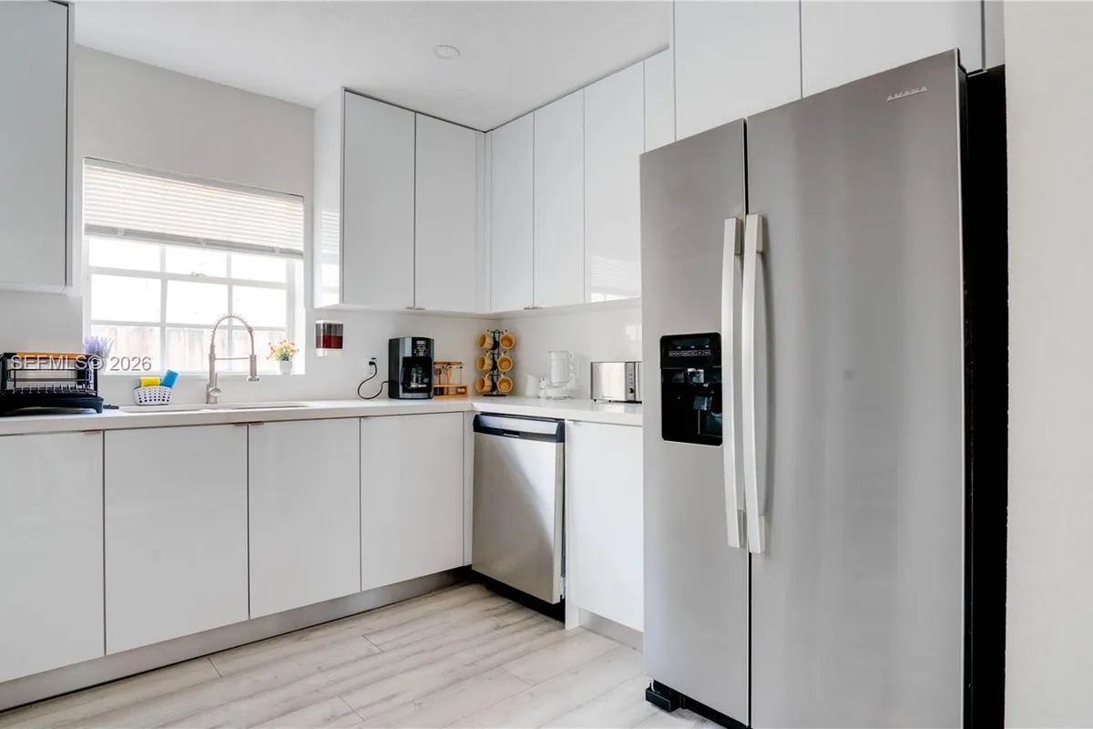 5157 NE 6th Ave, Oakland Park FL 33334