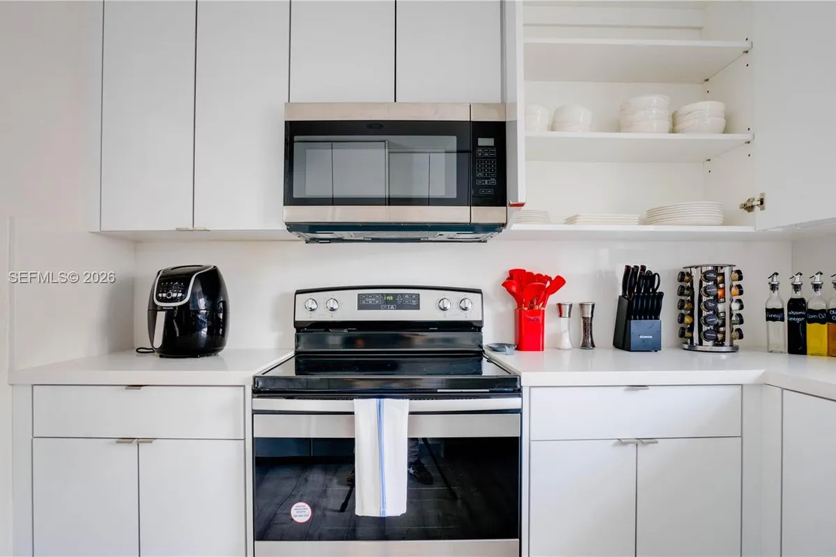 5157 NE 6th Ave, Oakland Park FL 33334