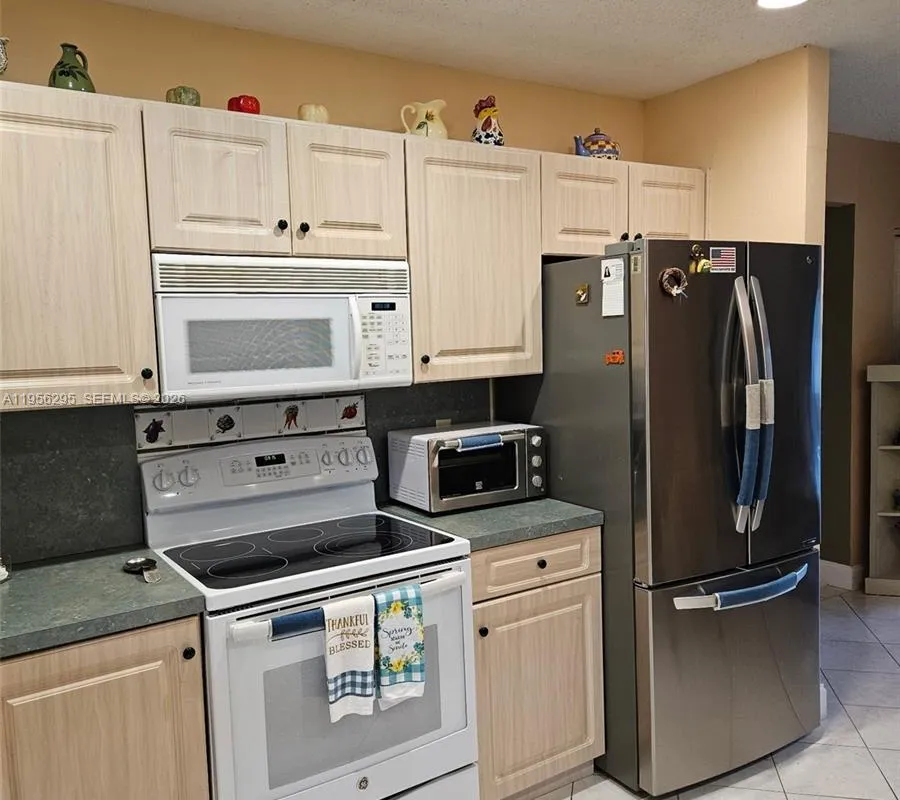 10301 Greenbriar Ct, Boca Raton FL 33498