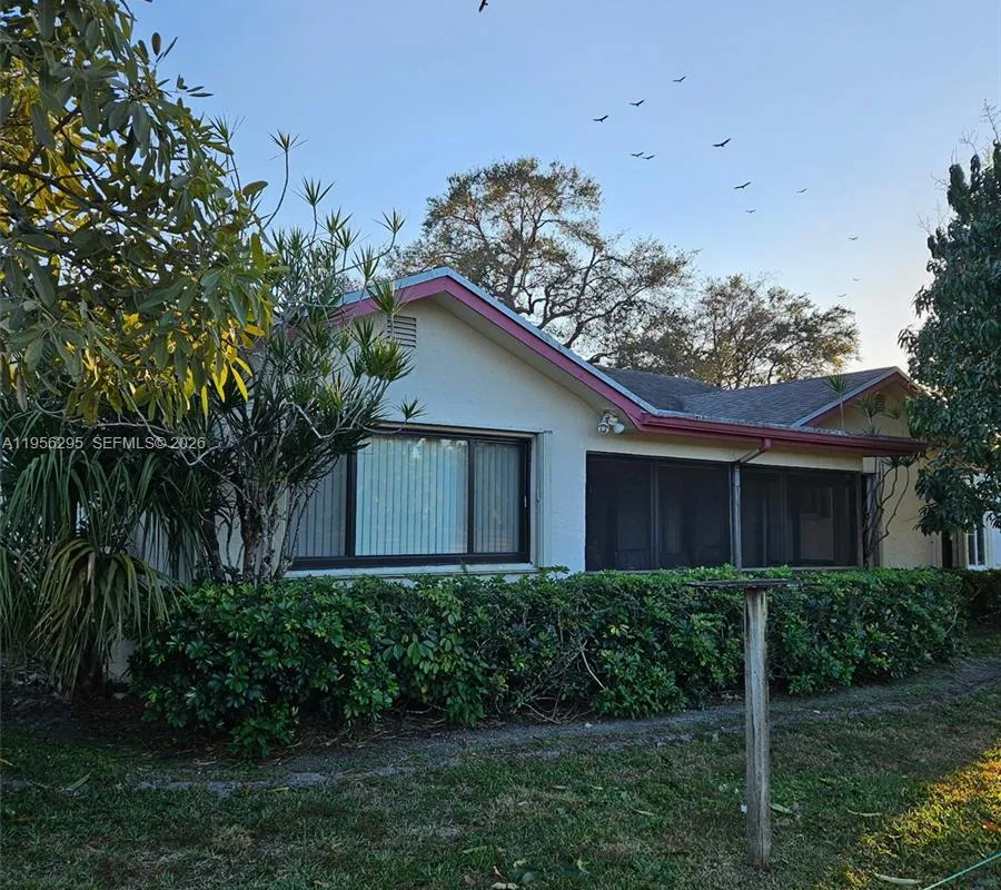 10301 Greenbriar Ct, Boca Raton FL 33498