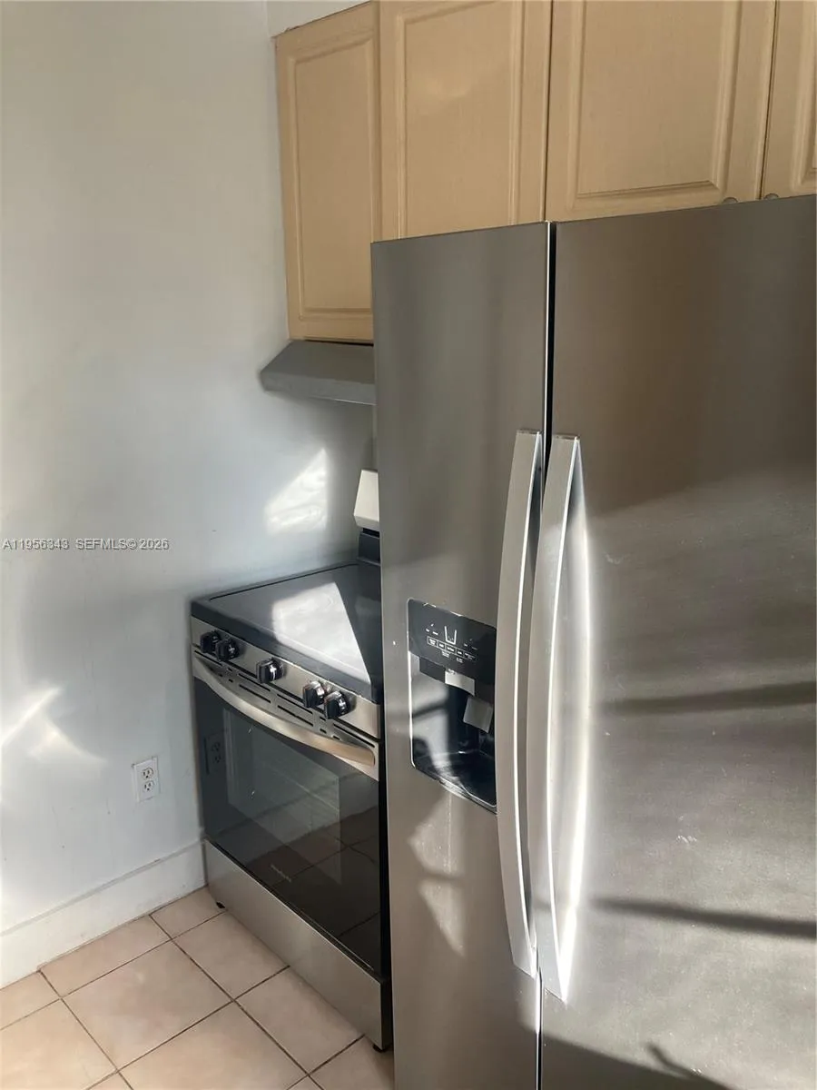 3742 SW 29th St # 3742, Miami FL 33134