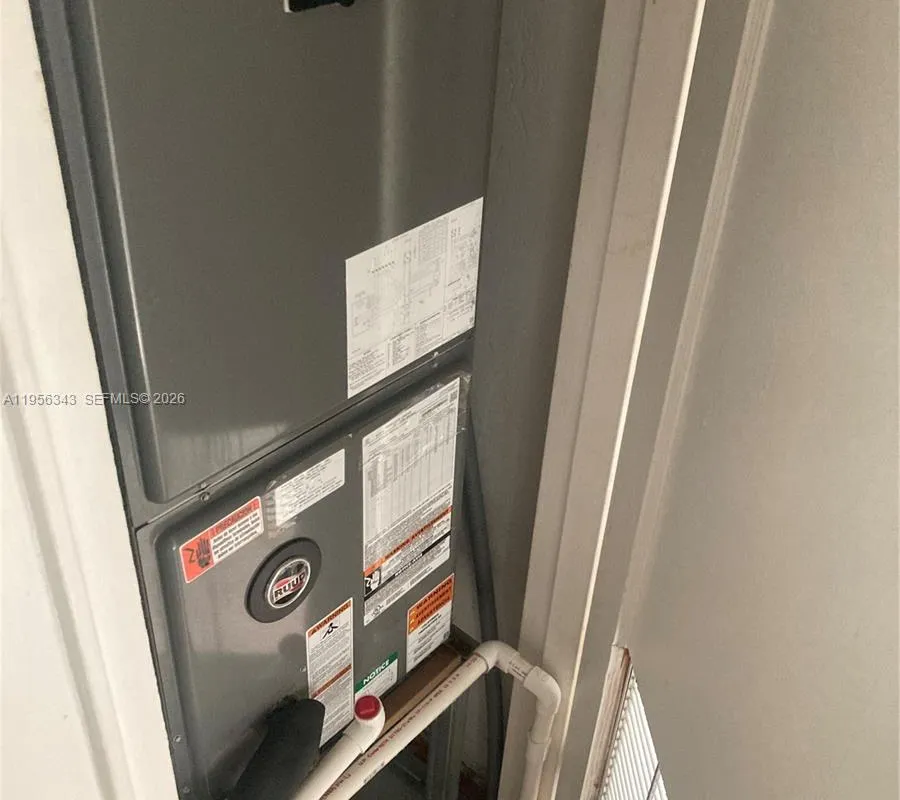 3742 SW 29th St # 3742, Miami FL 33134