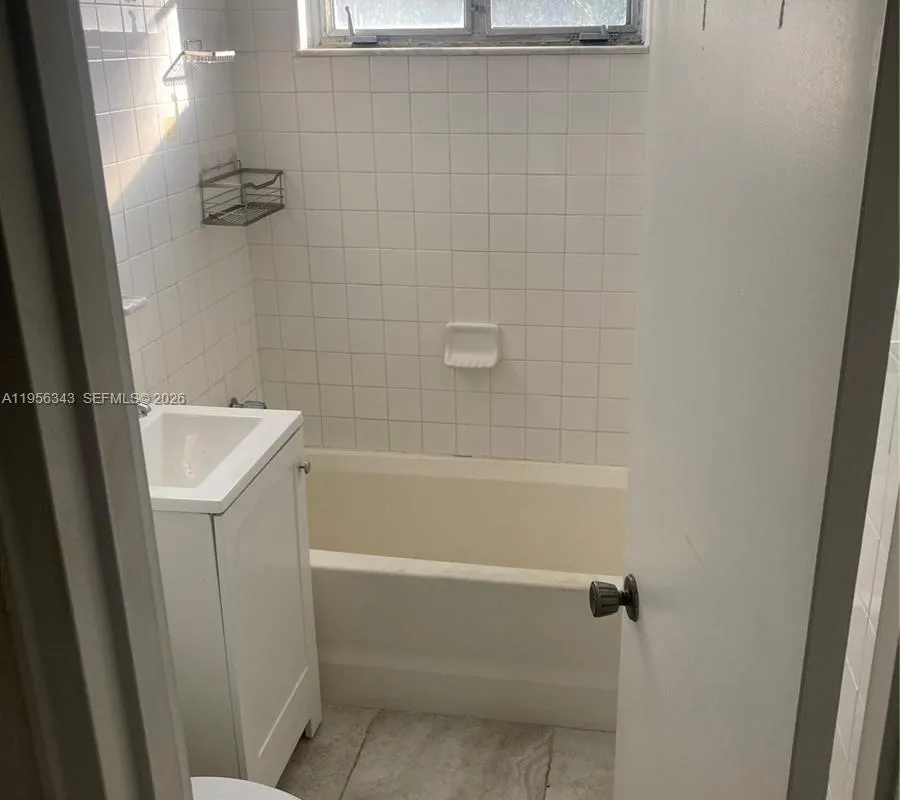 3742 SW 29th St # 3742, Miami FL 33134