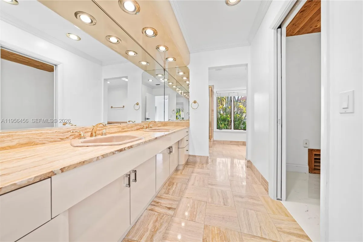 405 Bontona Ave, Fort Lauderdale FL 33301