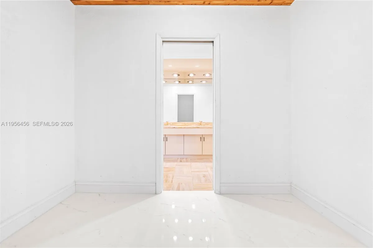 405 Bontona Ave, Fort Lauderdale FL 33301