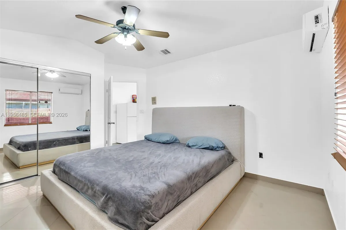 9719 NW 127th St, Hialeah Gardens FL 33018