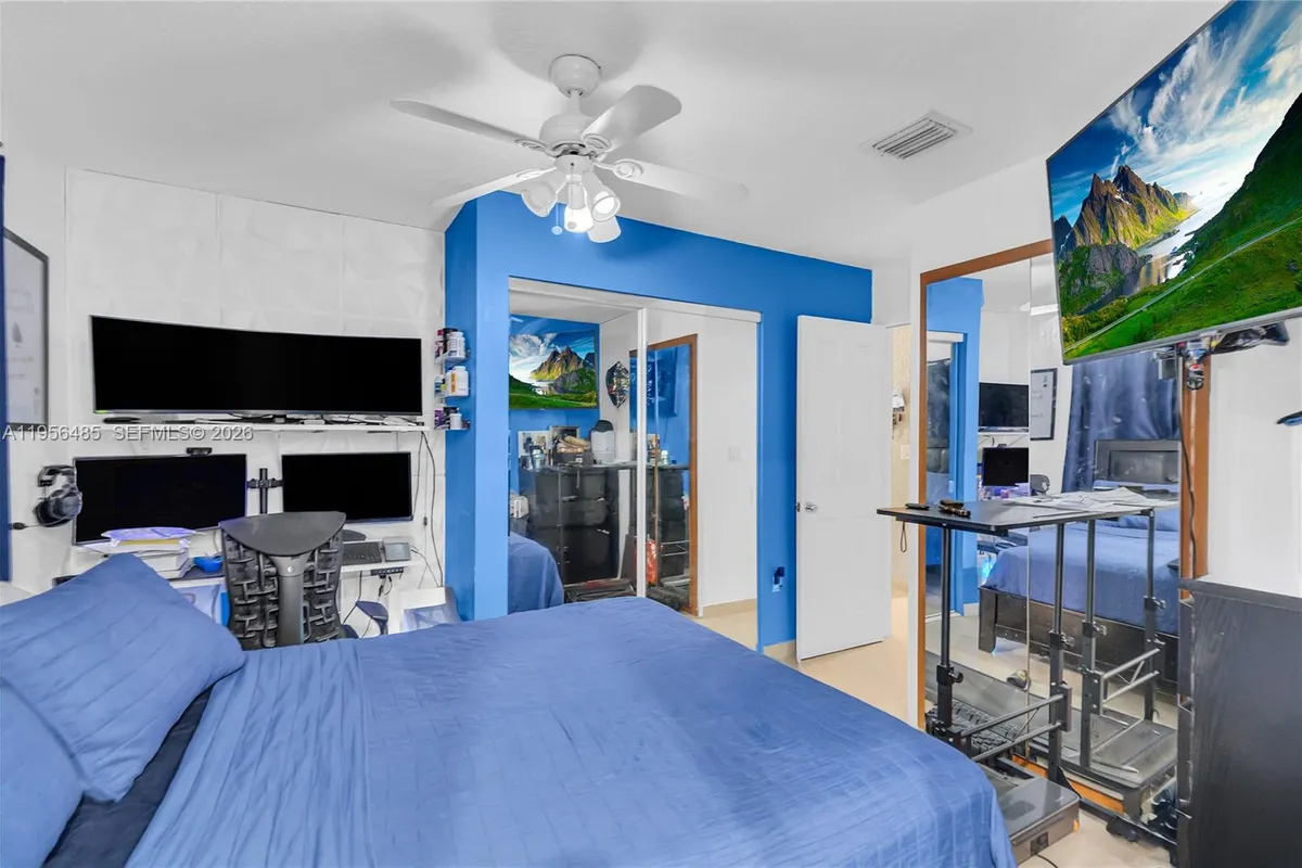 9719 NW 127th St, Hialeah Gardens FL 33018