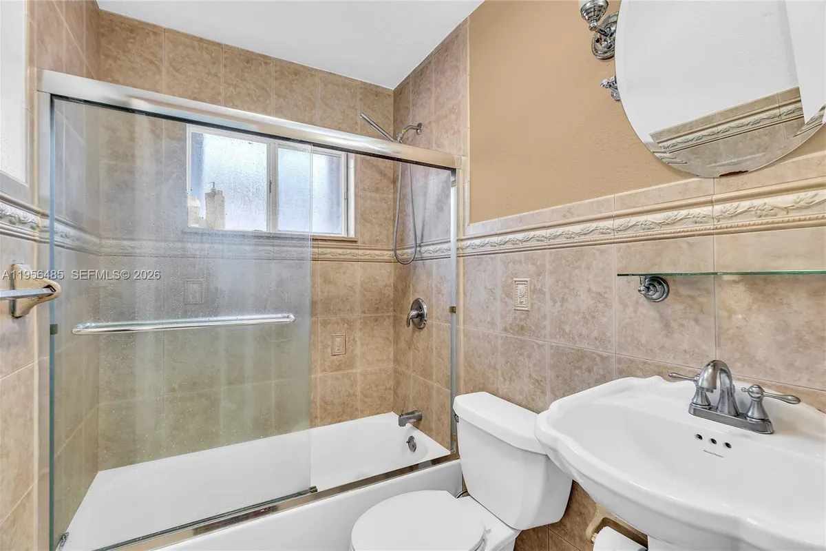 9719 NW 127th St, Hialeah Gardens FL 33018