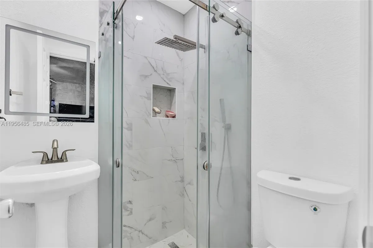 9719 NW 127th St, Hialeah Gardens FL 33018