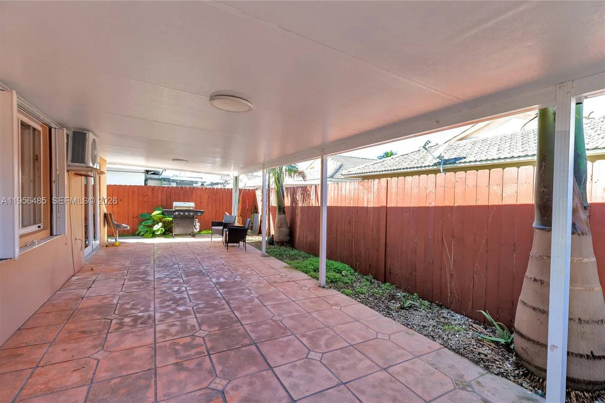 9719 NW 127th St, Hialeah Gardens FL 33018