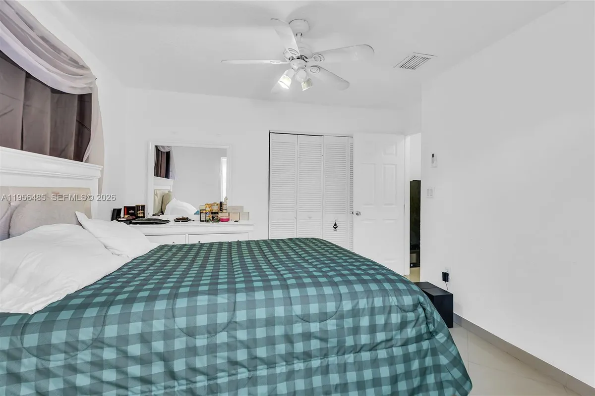 9719 NW 127th St, Hialeah Gardens FL 33018