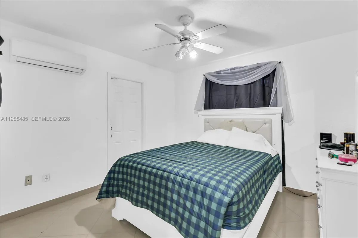 9719 NW 127th St, Hialeah Gardens FL 33018