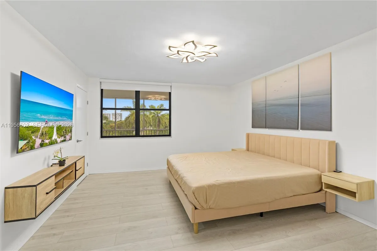 3440 NE 192nd St # A, Aventura FL 33180