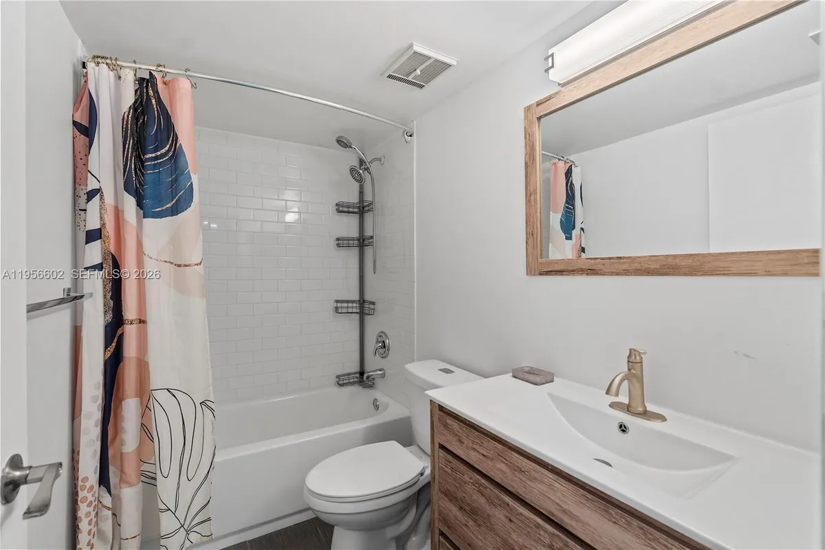 3440 NE 192nd St # A, Aventura FL 33180