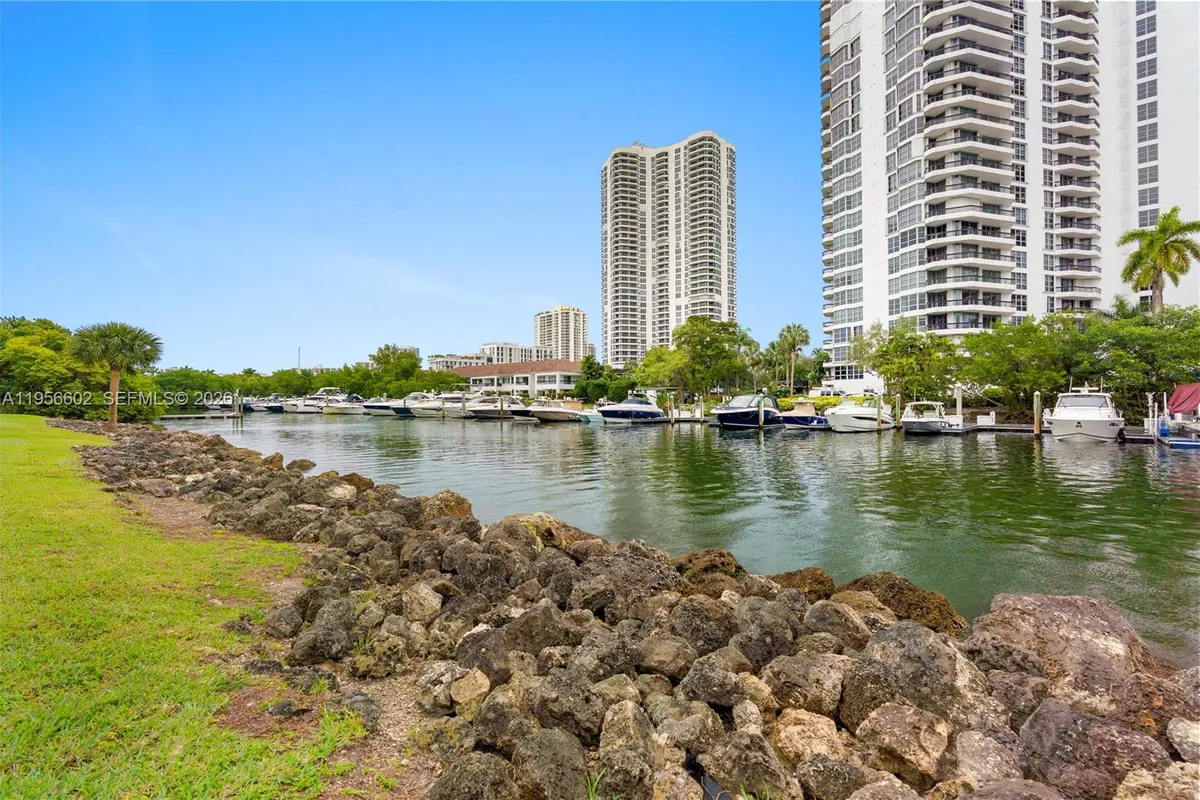 3440 NE 192nd St # A, Aventura FL 33180