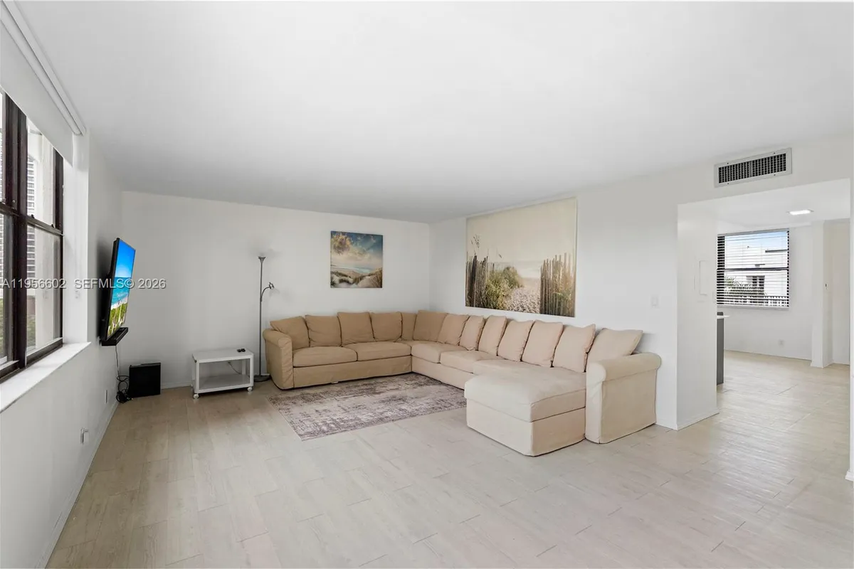 3440 NE 192nd St # A, Aventura FL 33180