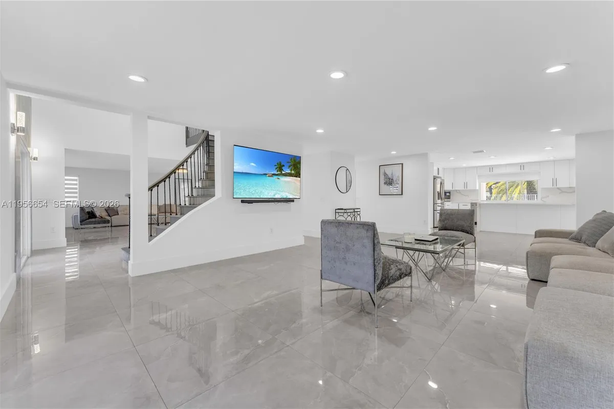 11824 SW 43rd Ct, Davie FL 33330