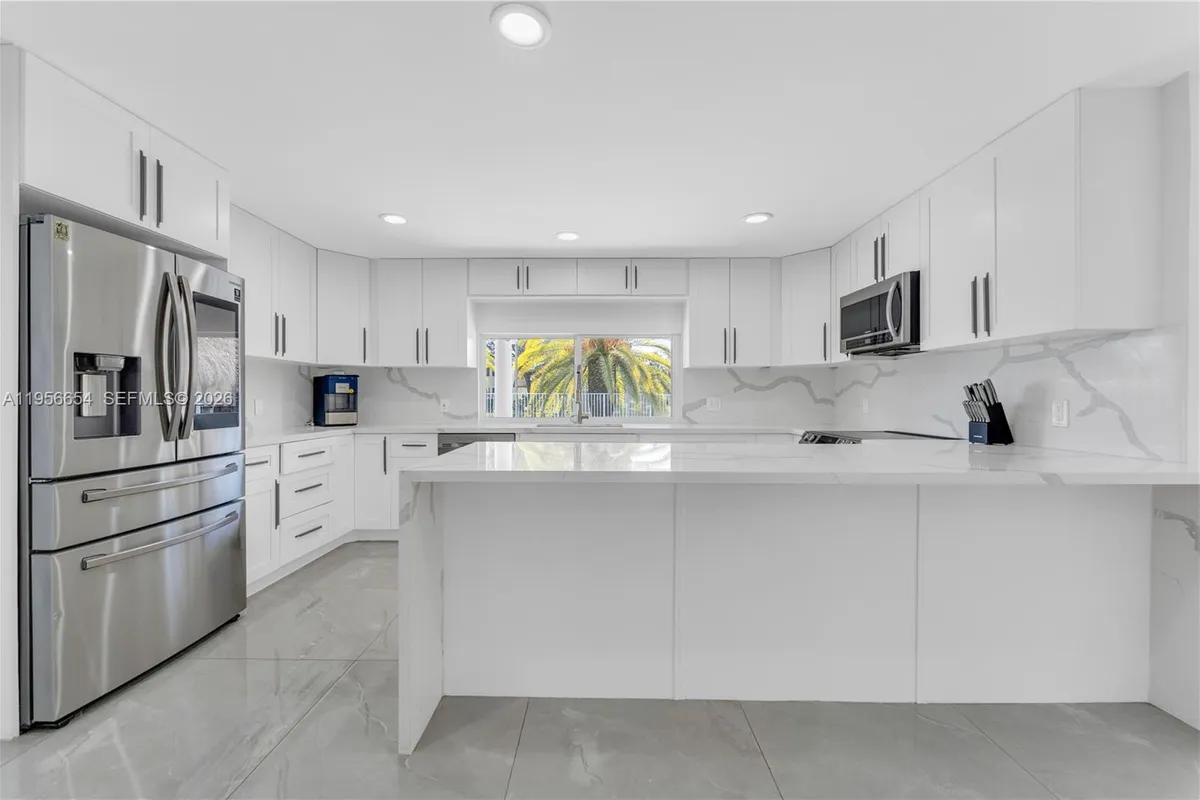 11824 SW 43rd Ct, Davie FL 33330