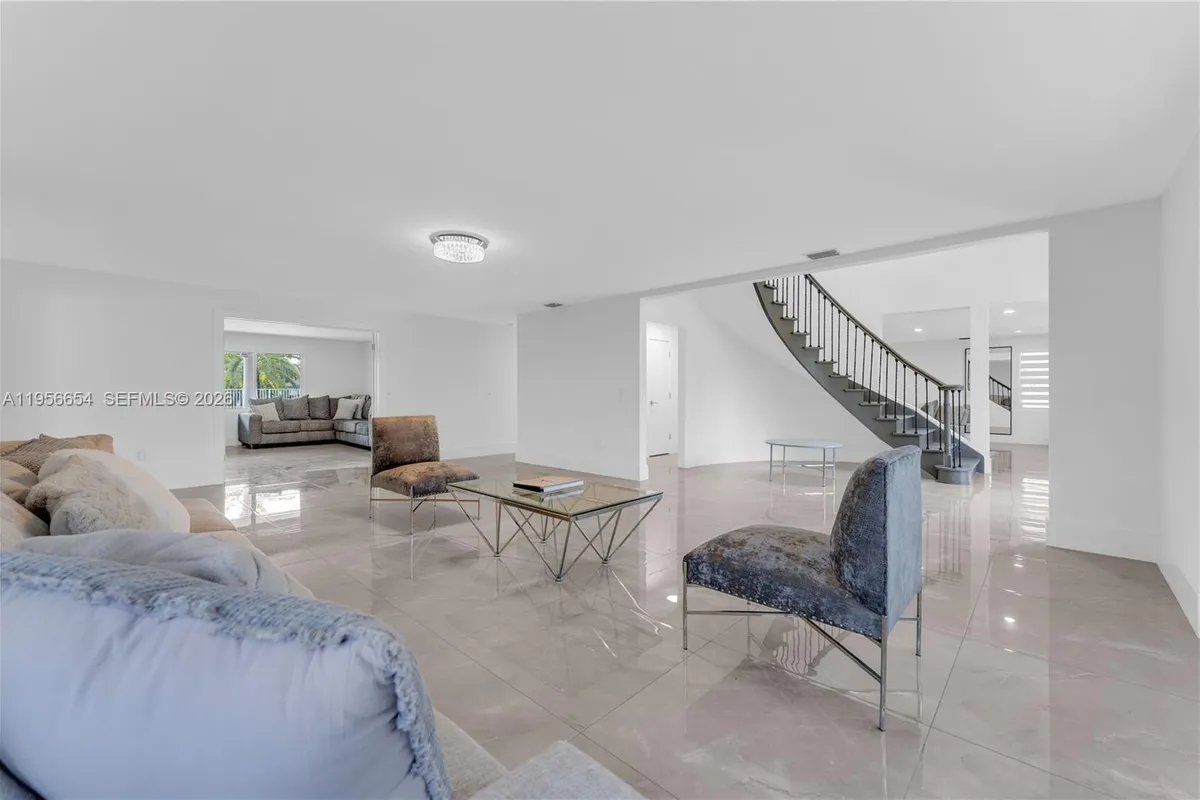 11824 SW 43rd Ct, Davie FL 33330