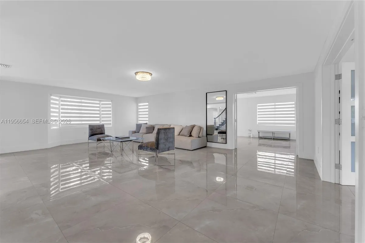 11824 SW 43rd Ct, Davie FL 33330