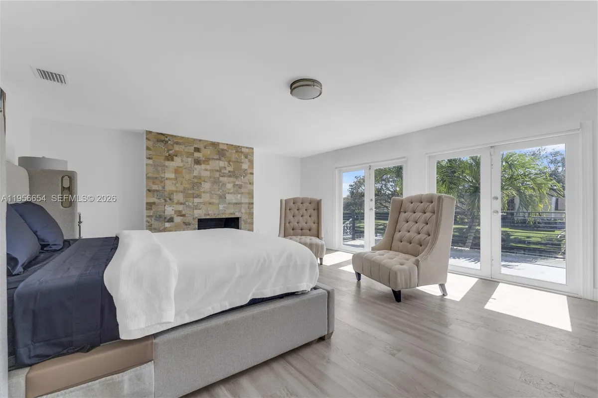 11824 SW 43rd Ct, Davie FL 33330