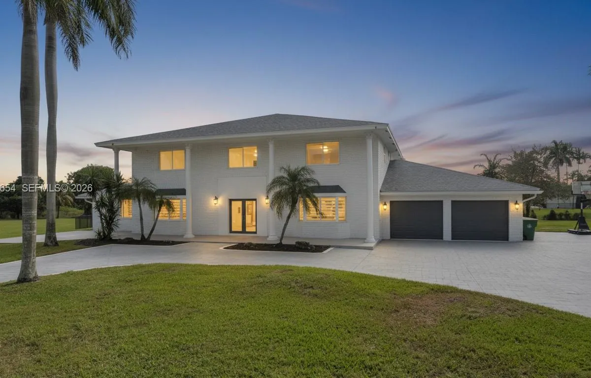 11824 SW 43rd Ct, Davie FL 33330