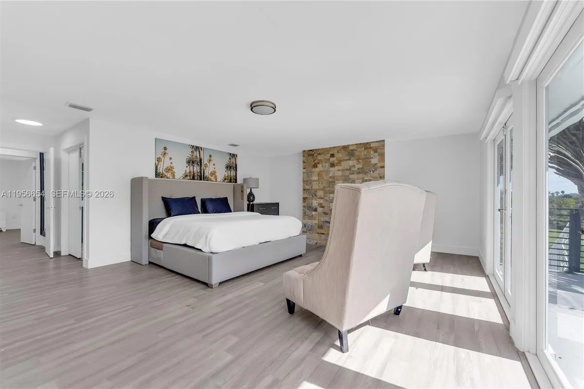 11824 SW 43rd Ct, Davie FL 33330