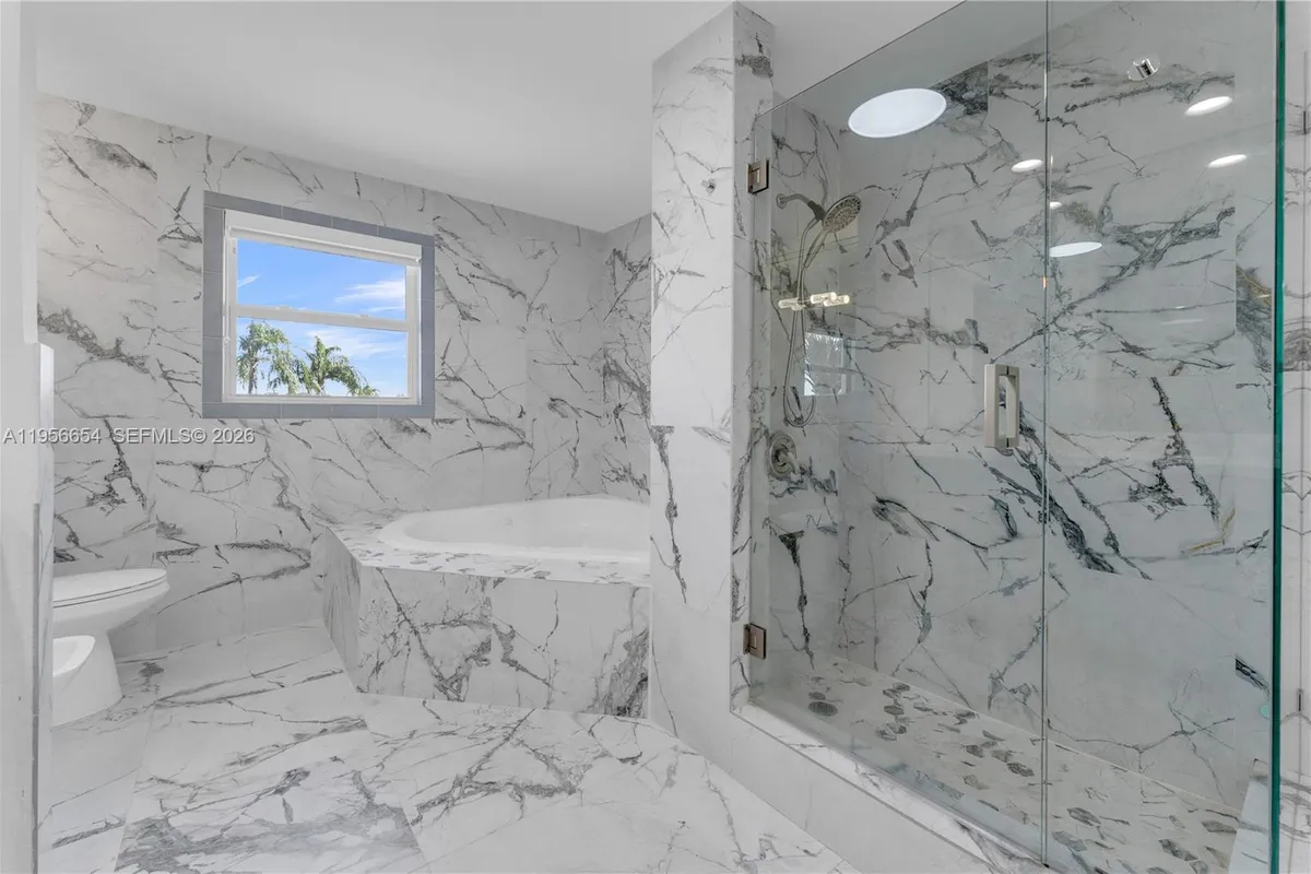 11824 SW 43rd Ct, Davie FL 33330