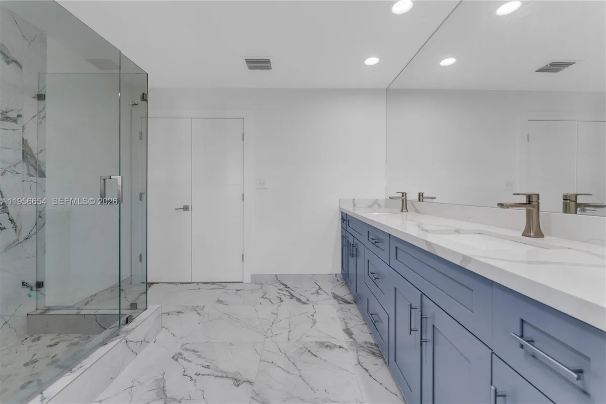 11824 SW 43rd Ct, Davie FL 33330