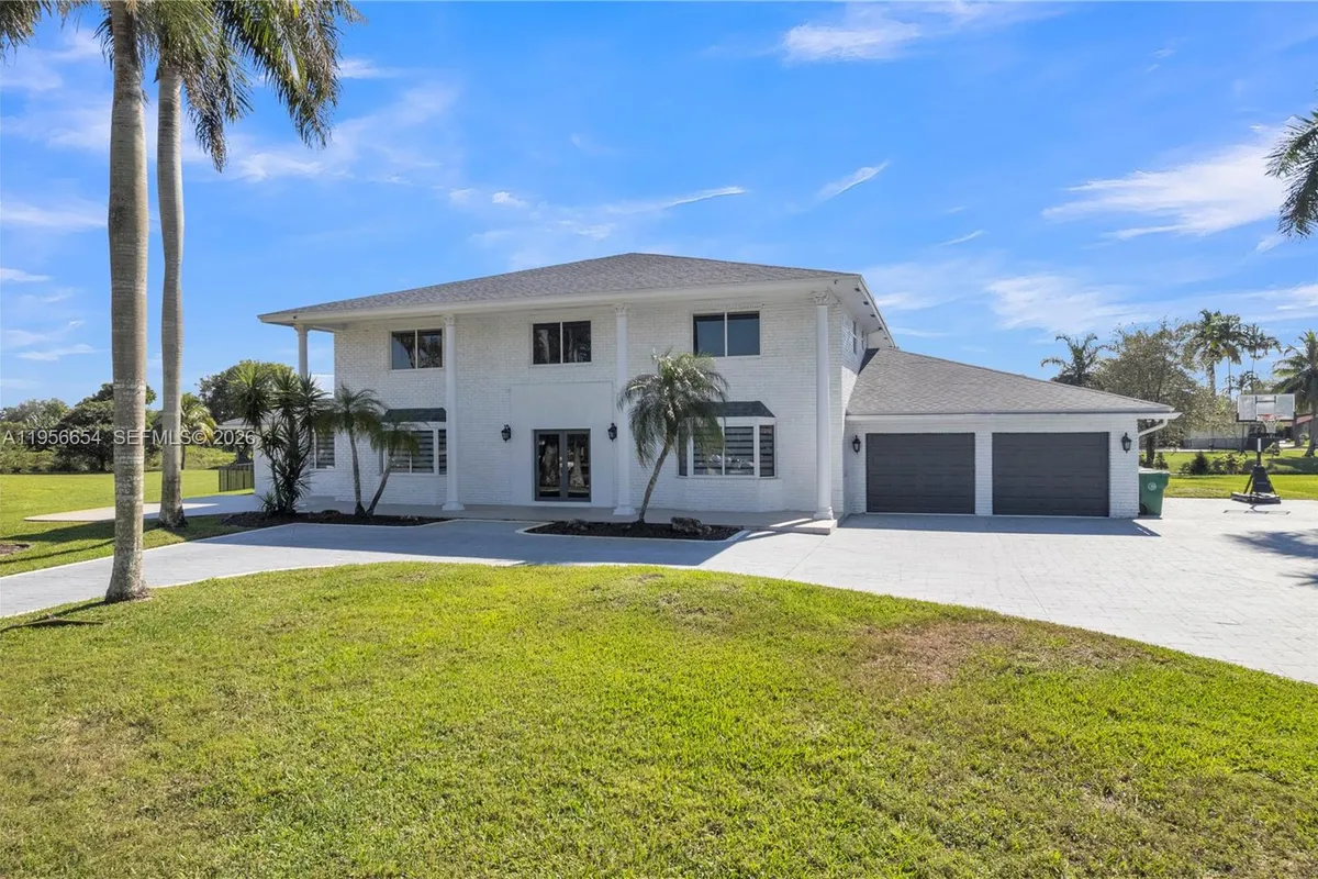 11824 SW 43rd Ct, Davie FL 33330