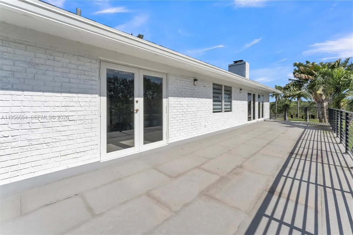 11824 SW 43rd Ct, Davie FL 33330