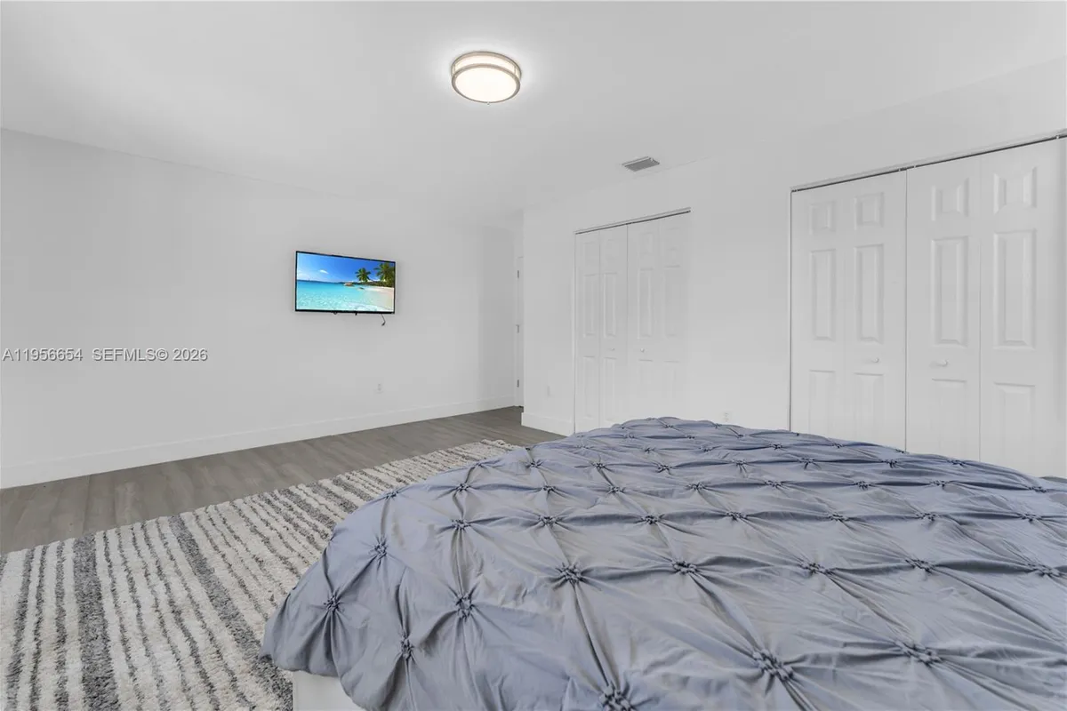 11824 SW 43rd Ct, Davie FL 33330