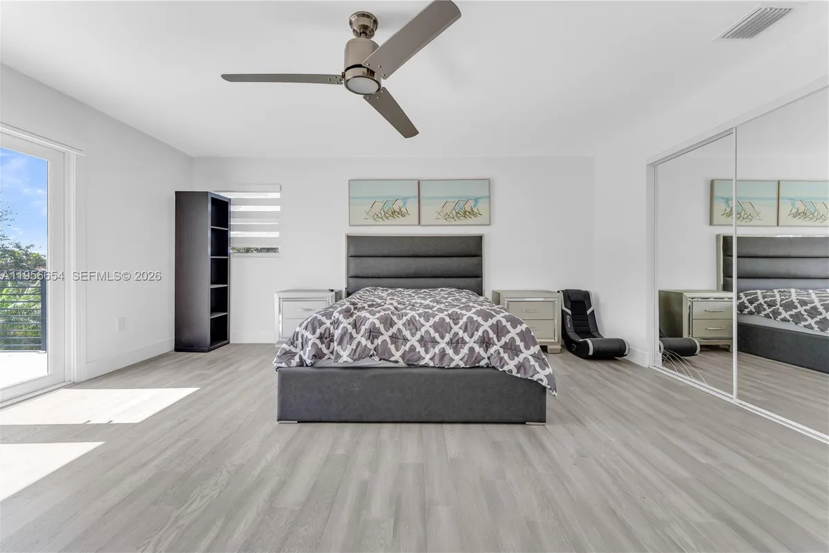 11824 SW 43rd Ct, Davie FL 33330