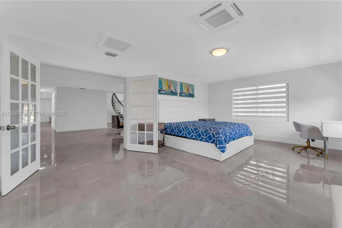 11824 SW 43rd Ct, Davie FL 33330