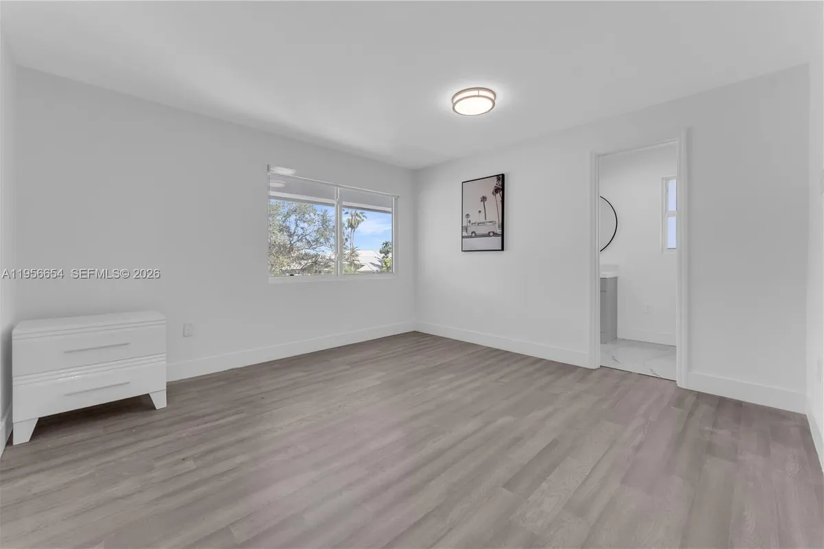 11824 SW 43rd Ct, Davie FL 33330