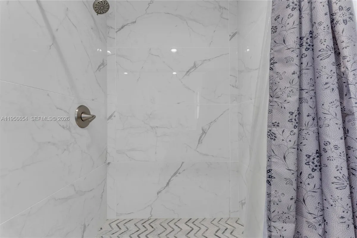 11824 SW 43rd Ct, Davie FL 33330