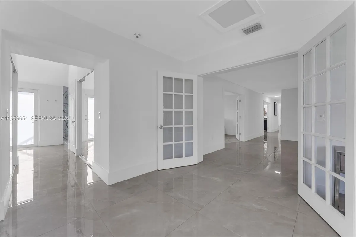 11824 SW 43rd Ct, Davie FL 33330