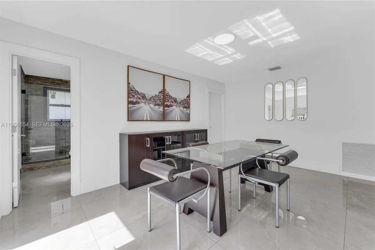 11824 SW 43rd Ct, Davie FL 33330