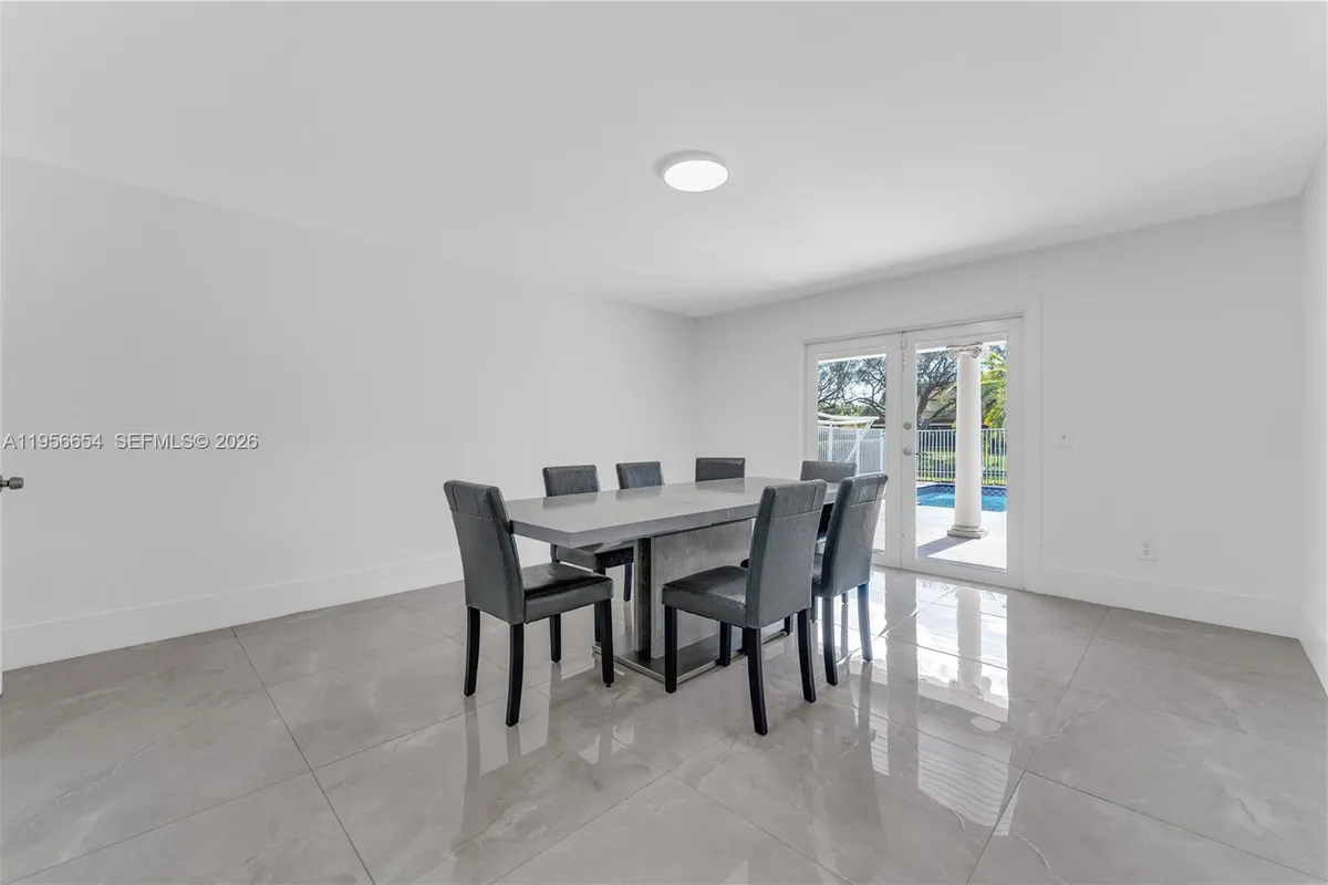 11824 SW 43rd Ct, Davie FL 33330