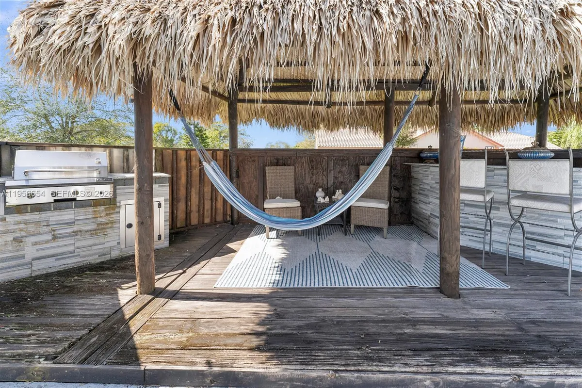 11824 SW 43rd Ct, Davie FL 33330