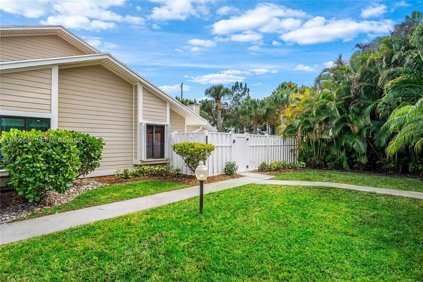 804 Summerwinds Ln, Jupiter FL 33458