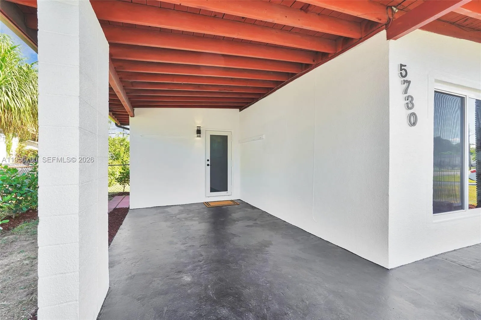 5730 SW 54th Ter, Davie FL 33314