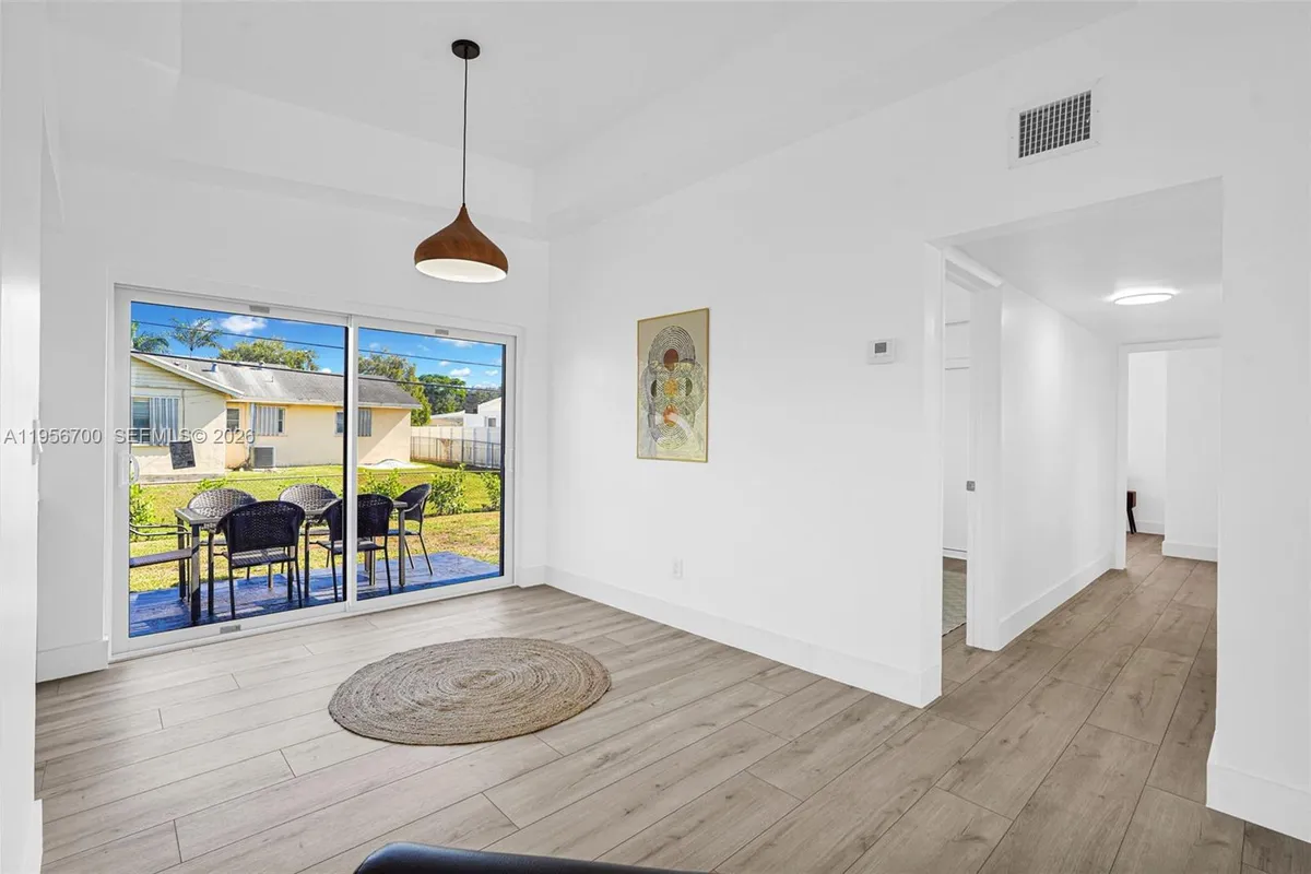 5730 SW 54th Ter, Davie FL 33314