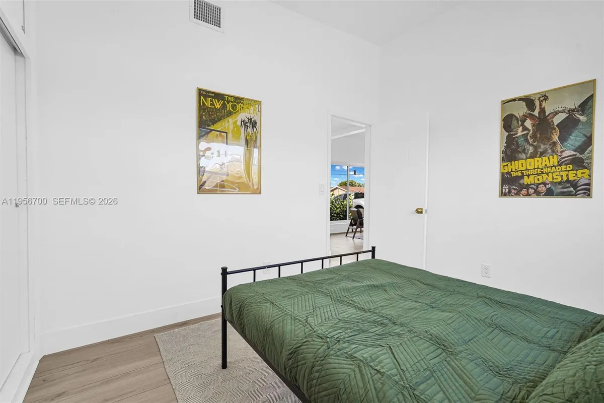 5730 SW 54th Ter, Davie FL 33314