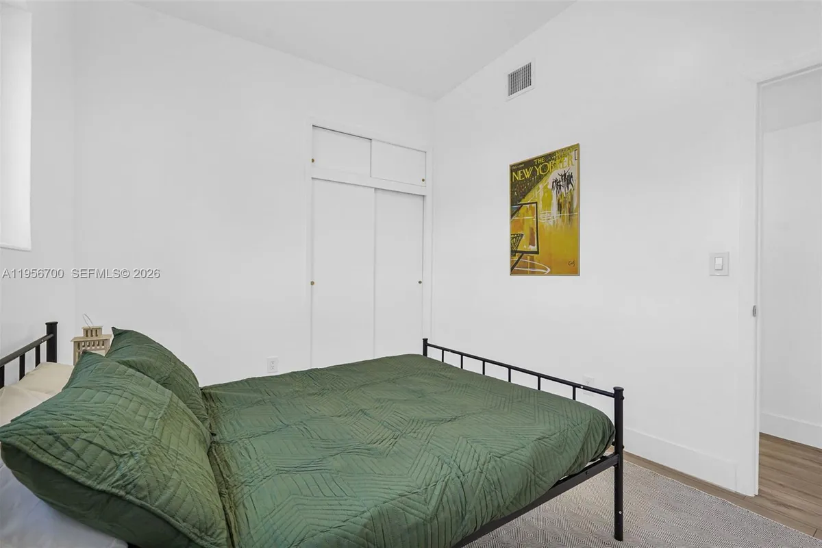 5730 SW 54th Ter, Davie FL 33314