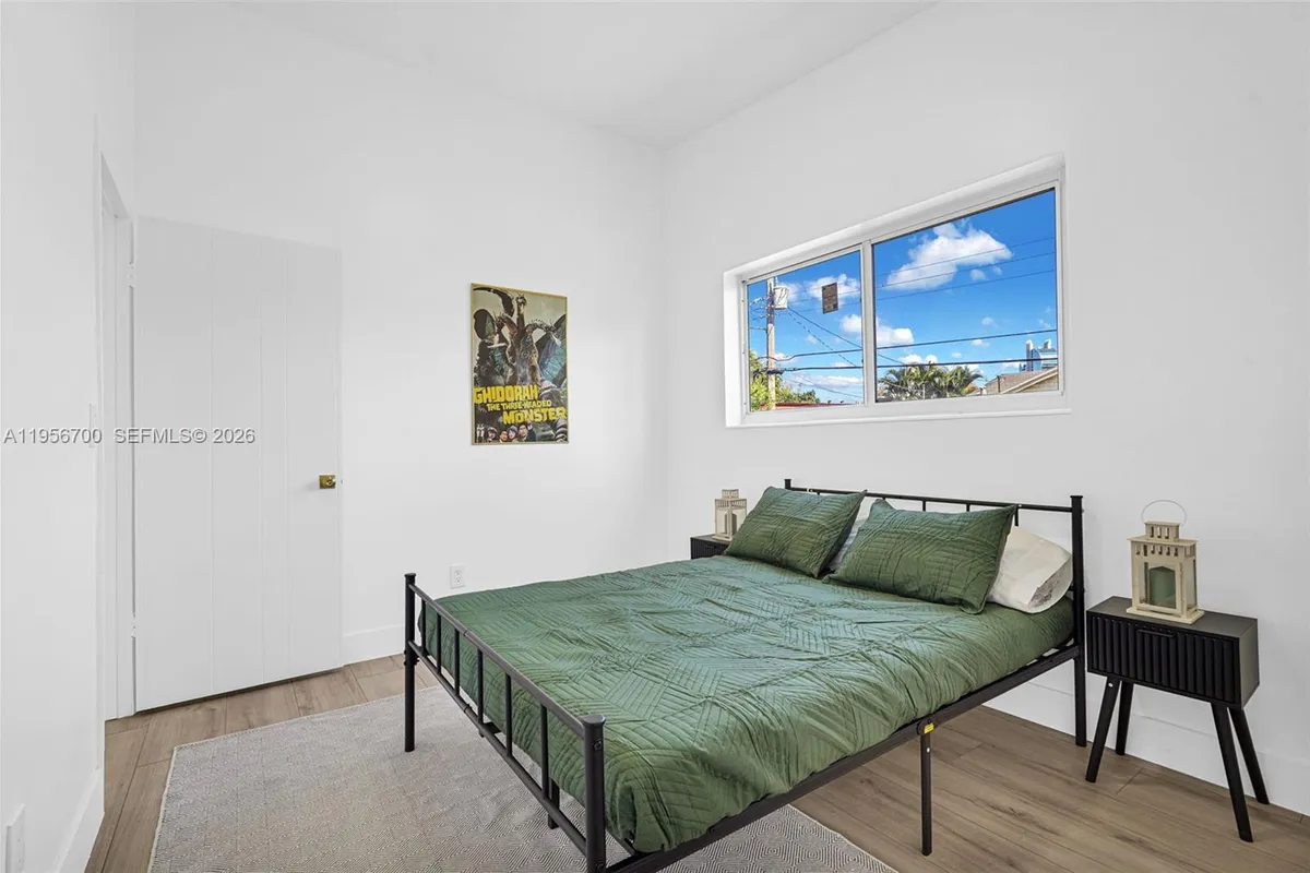 5730 SW 54th Ter, Davie FL 33314