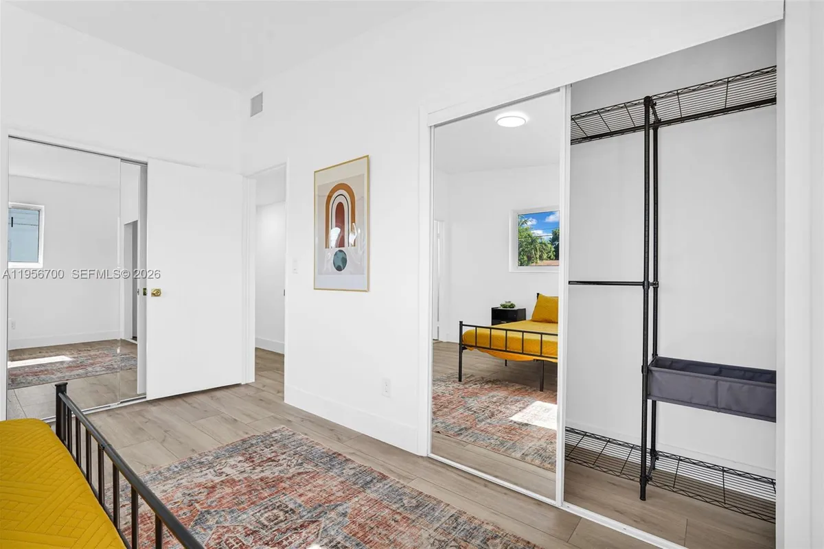 5730 SW 54th Ter, Davie FL 33314