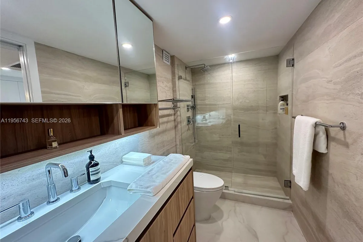 2301 Collins Ave # 1421, Miami Beach FL 33139