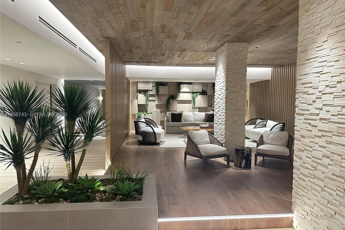 2301 Collins Ave # 1421, Miami Beach FL 33139