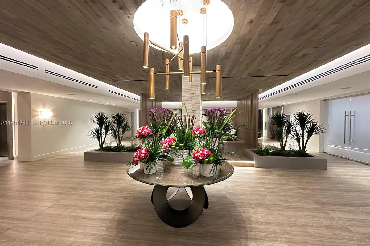 2301 Collins Ave # 1421, Miami Beach FL 33139